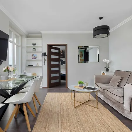 Apartment Modern With Balcony And Easy Access By Renters