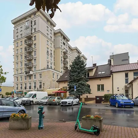Modern With Balcony And Easy Access By Renters Apartment