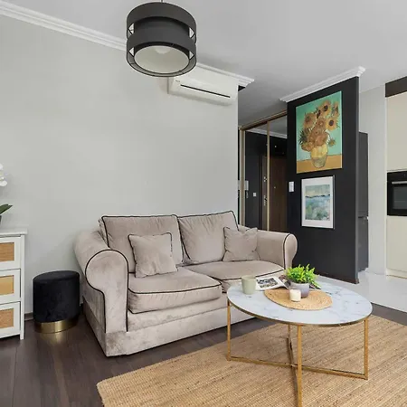 Daire Modern With Balcony And Easy Access By Renters Krakow