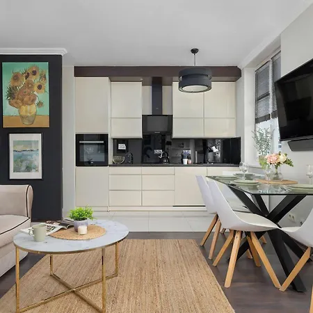 Daire Modern With Balcony And Easy Access By Renters