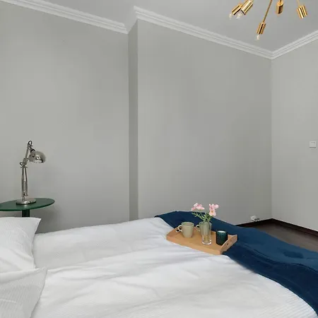 Modern With Balcony And Easy Access By Renters *