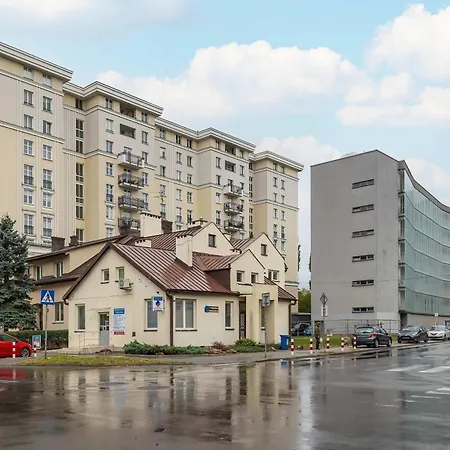Modern With Balcony And Easy Access By Renters *